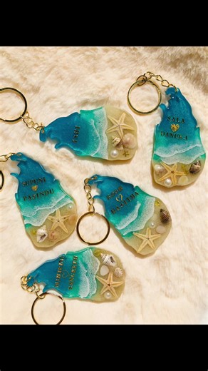 Discover Sri Lanka: Unique Handmade Resin Key Tags