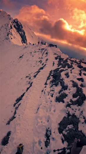 Vidéos de mountain-wolf⛰️🏔️🗻🏕️ (@climbwolf) avec son original - mountain-wolf⛰️🏔️🗻🏕️