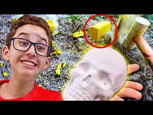 DINOSAURS and RARE INSECTS in RESIN! 🦖🐜 WE OPEN EGGS AND ANCIENT TREASURES (Amazing Discoveries)
