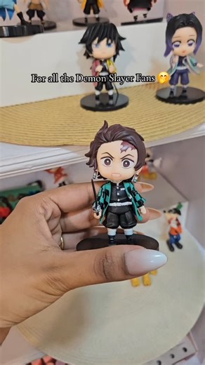 Bumble Bee  on Instagram: "Ima sugu oni metsu no ha no akushon figyua o te ni ireyou ✨️﫶"