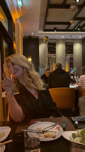 Vesna Dedić on Instagram: "Rođendanska žurka bez dekoracije i pozlate. Hvala Lenki, Tijani i mojim najbližim prijateljima za ovu noć, fantastičnom @gipsyjazzbandbelgrade_official i @gypsy_jazz_club #balkanskomulicom"