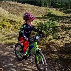 1K views | Mini rock rolling on a Frog! 酪 It's all about skill, technique, and a sprinkle of confidence to ride through! ‍♀️ Check out Oliver crushing it on his bike! Oliverrideshisbike #kidsmtb #bikeride #mountainbiking #bikeboy #frogbikes #hoponafrog #frogsquad #frog47 | Frog Bikes - the lightweight kids' bike | Facebook