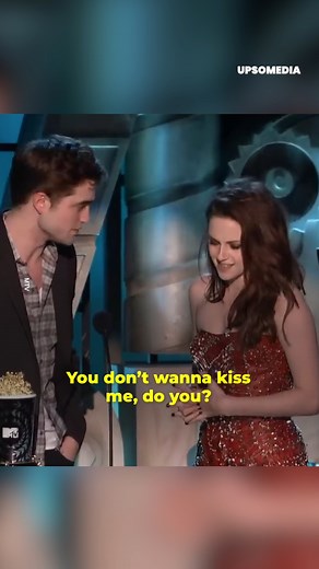 Robert Pattinson and Kristen Stewart won the “Best Kiss” category at the MTV Movie Awards 2011 and instead of reenacting it, they did something more epic. | Icons