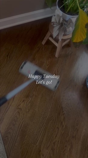 Time to clean queen! #cleaning #clean #housecleaner #housekeeping #cleanqueen #cleanmotivation #cleaningtiktok #cleaninghacks #cleaningmethods #satisfying #cleaner #cleaningszn #cleaningmotivation #cleantok