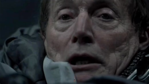 Charles Bishop Weyland, He is killed by the Scar Predator. [AVP_2004] | Art Inthehark