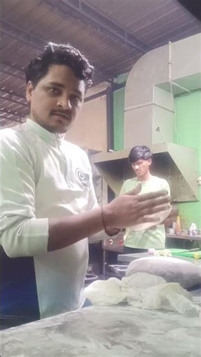 Display cake ke sath roti bhi lagai 😋#cake #minivlog #viralreels