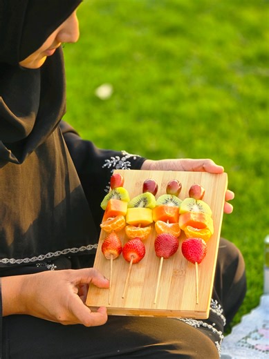 How to Make Creative Fruit Platters
