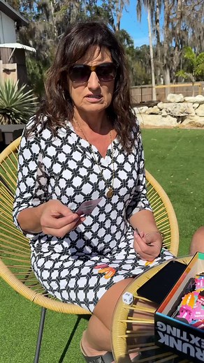 Interactive Texting Game: Trunkdexting Review & Gameplay