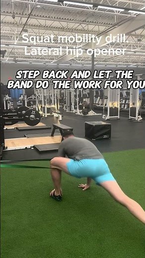 Open up those #hips! This banded lateral distraction does the trick 👍🏼 #outsidetheboxcoaching
