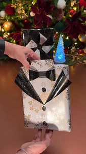 544K views · 21K reactions |  Christmas Gift Wrapping   COMMENT ‘SLOW’ if you need a STEP-BY-STEP tutorial for this wrapping technique  Images Captured and Edited by @stulux_  Music in this video is licensed through Epidemic Sound #christmas #christmascountdown #wrappinghacks #278stulux | StuLux Gift Wrapping | Facebook