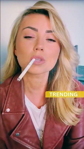 SMOKING GIRL brown #fundupedia