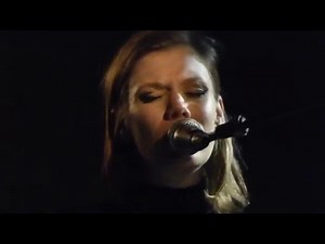 Trixie Whitley - Breathe you in my dreams - Live Paris 2015