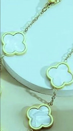 8 Must-Have Bracelets for Your Jewelry Collection 💫