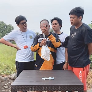 Ilabas ang Tansan sa loob ng Bote Challenge HAHAHA #BalotOfficial | BALOT Official