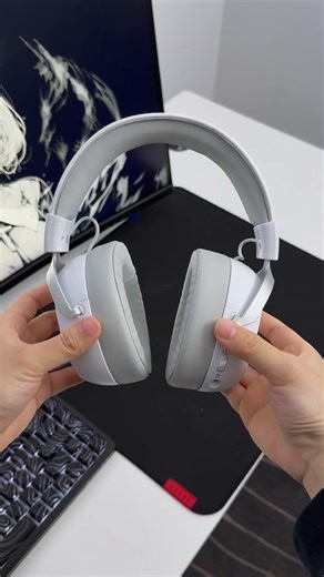 AHM10 MAX Immerse Yourself in the Game