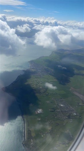 EasyJet A320-214 final approach into Belfast International #shorts #aviation #easyjet #airbus