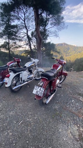 4.7K reactions · 65 shares | Caught wind of this reel featuring an iconic Jawa lineup tearing up the scene. Three bikes, one legacy – music to my ears! Credit: jawa_alanya (IG) #JawaYezdiMotorcycles #JawaMotorcycles #Iconic #LegacyLivesOn #ClassicMotorcycles | Anupam Thareja | Facebook