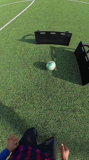 Soroush teymouri | INSANE footwork drill🔥to improve dribbling #soccer #football #skills #footwork #skill #soccerskills #footballskills #technique | Instagram