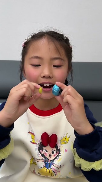 My baby, where did the candy go? #gadgests #funny #5minuteeverything