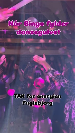 KAPOW BINGO on Instagram: "I går var sidste omgang KAPOW! Jule Bingo for denne sæson🎅🏼 Vi tager i dag sidste julefrokost i hele sæsonen, dog med Hit Bingo🤩🎄 Vi havde en fest i går i Fuglebjerg, der er fuld energi hos Super Brugsen❣️ Kæmpe TAK for alt den energi I gav retur, vi håber ikke det er sidste gang vi er forbi Kulturladen🥳"