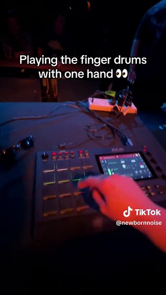 They call that a rap cypher with extra elements 😉 #hiphop #rap #beatmaker #cypher #fingerdrums