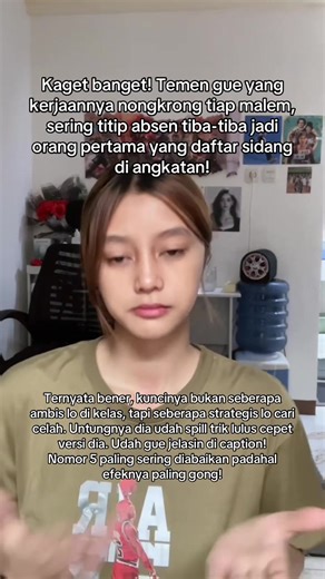 Save aja dulu mana tau nanti butuh 😉😉 1. Pilih Kuantitatif (Kuanti) daripada Kualitatif (Kuali) Alasannya: Kuantitatif itu pasti. Lo sebar kuesioner, dapet angka, olah pake software (SPSS/SmartPLS), keluar hasilnya. Bedanya sama Kuali: Kalau Kualitatif, lo harus wawancara mendalam, transkrip hasil rekaman yang lamanya minta ampun, dan kalau dosen ngerasa hasil analisis lo kurang