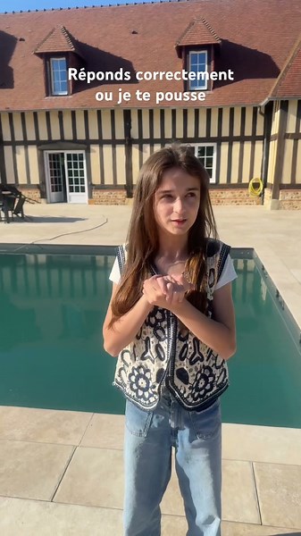 Je la pousse dans la piscine #shortvideo #humour #shorts
