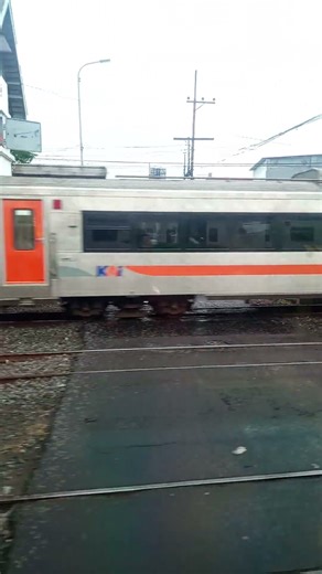 KA Logawa dari Purwokerto tujuan Ketapang berangkat dari Stasiun Sidoarjo #keretaapi #shorts