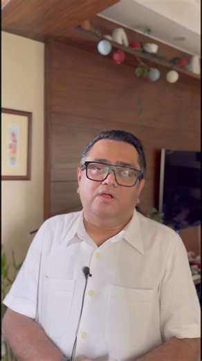 230 reactions · 31 comments | 易 Resting Tremor: The Silent Signal of Parkinson’s Disease  Unlike essential tremor, it strikes at rest. But Parkinson’s is treatable. Don’t let fear win. The right treatment at the right time brings hope. Together, we can conquer this!  #ParkinsonsJourney #FightParkinsons #HopeAndHealing #Neurology #TreatmentMatters #RaiseAwareness #ShareHope | Kallol Dey | Facebook