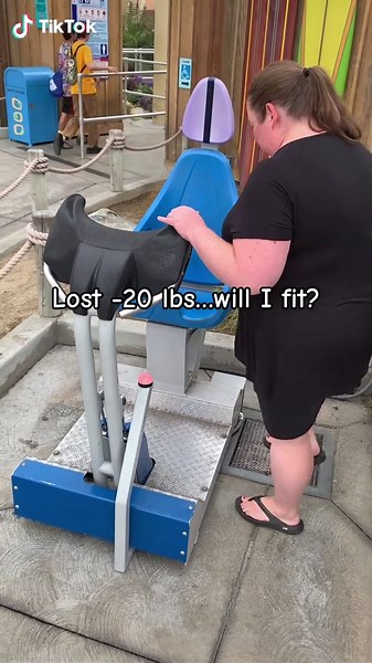 It’s been my goal to lose enough weight to ride Hangtime at Knott’s Berry Farm. After losing -44 lbs, will I fit? #plussize #weightloss #nonscalevictory #knottsberryfarm #havingfun