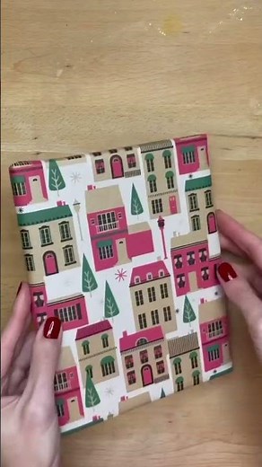 Come impacchettare un regalo in modo semplice con fiocco laterale - TUTORIAL FACILE