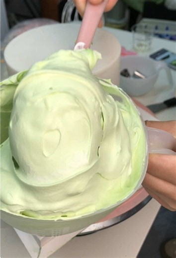 Easy Cake Decorating Ideas for Beginners