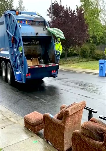 Collect some of Disposal all Garbage station #disposals #cleaned #trashmaster #usa #foryou #fyp #viral #refuselose #reelsfb #OMG #AmaZing #viralvideo #viralreels #reelsviral #facebookreels #shorts #work #teamwork | TrashMaster TV