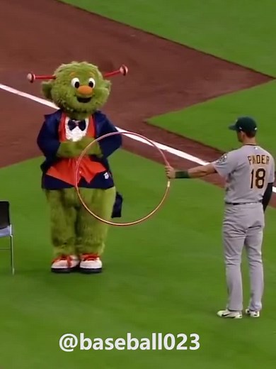 MLB Orbit Mascots Flirting