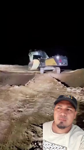 operador manejando la gravedad | Heavy Equipment Operator