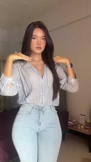 💃#fyp #tiktok #viralvideo #foryou #trending #dressup #hips #student #cute #fakebodyy⚠️