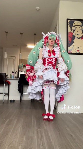 I started this back in July/august, happy it’s done. #hatsunemiku #mikuxstrawberry #strawberrymiku #cosplayprogress #handmadecosplay #hatsunemikucosplay #vocaloid #cosplaywig