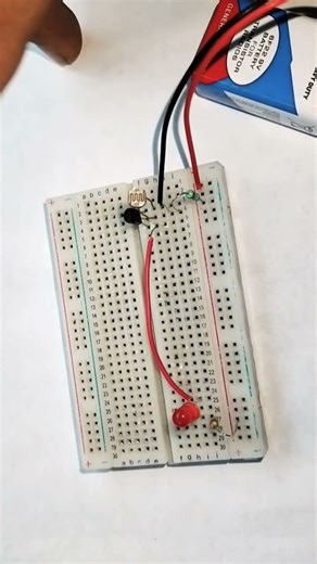 LDR sensor project #LDR #viral #transistor #shorts #resistor #9vbattery #experiment