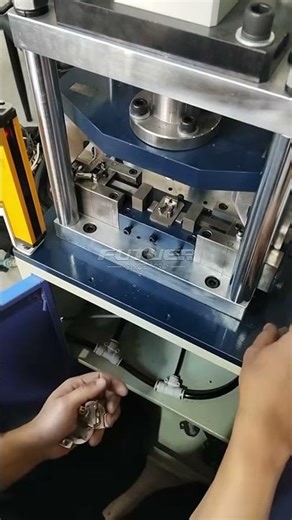 Intelligent positioning, precise assembly, every hinge is sturdy and reliable!