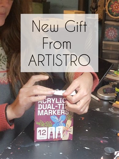 Look at my mess of a desk but I like somethings in some semblance of an order...😅😅 #rainbow #order #organize Thank you for letting me check these out @Artistro