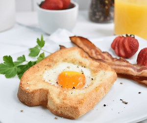 Cracker Barrel Egg in a Basket