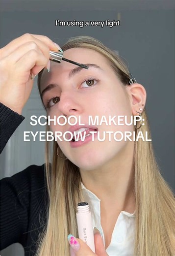 SCHOOL MAKEUP TUTORIAL DAY 1🤓📚✏️ How to use a clear eyebrow gel! #makeuptutorial #makeup #easymakeup #makeuproutine