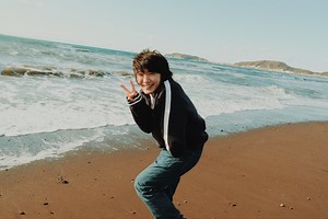 Mom、通算7作目となるアルバム『AIと刹那のポリティクス』リリース ＆ MV公開