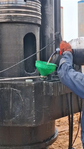 How to refuel the Hammer DD105 diesel engine