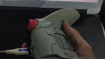 scuf精英手柄，增加两个自由映射的肩键，背键升级可连发，组合按键，宏录制的功能！