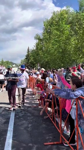 Put the foam cannon on a parade float. Win the best float competition. Wow all of the parade participants #FoamMachine #paradefloat