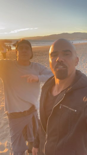 Just finishing my last episode of SWAT !! It’s been an amazing journey Here we are !! Love all of you for the support of the past 7 years Thank you !!!❤️🙏💫☮️🌈 | Kenny Johnson