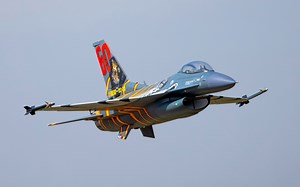 (正片）1/6 涡喷F16装机调试+首飞照片