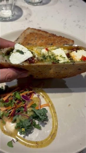 Breakfast at Boojee Cafe, Bandra ☕✨