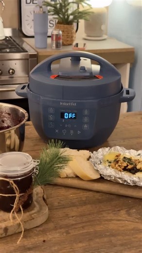 LISA DAWSON on Instagram: "AD 🍽️ One thing that has been INVALUABLE to me over the last few months is my @instantpotuk Mini 🩵 Not only is it amazing for batch cooking food, but it’s only one pot which is less washing up 💁🏼‍♀️ Believe, me when you are doing so in a cloakroom sink it’s a game changer 👌🏻 They’ve recently launched it in three new colours and the Daydream Blue is particularly good as it matches my almost finished/part renovated kitchen PERFECTLY 👏🏻 Today I’m making red onion